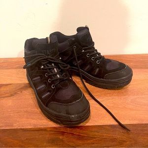 ITASKA MENS THINSULATE Waterproof Black Hiking Boots 9.5 Like New Condition EUC